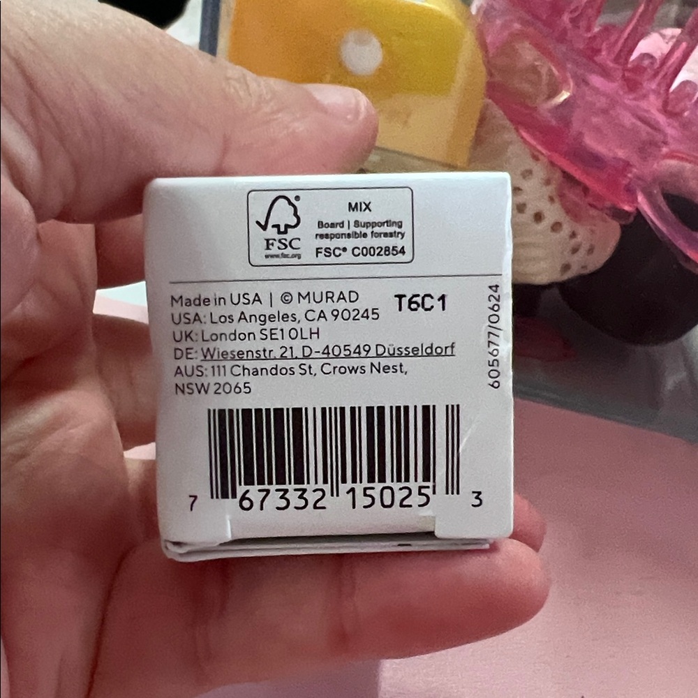 Murad Resurgence Retinol Youth Renewal Oil Drops - Green and White Packaging - Picture 2 of 3